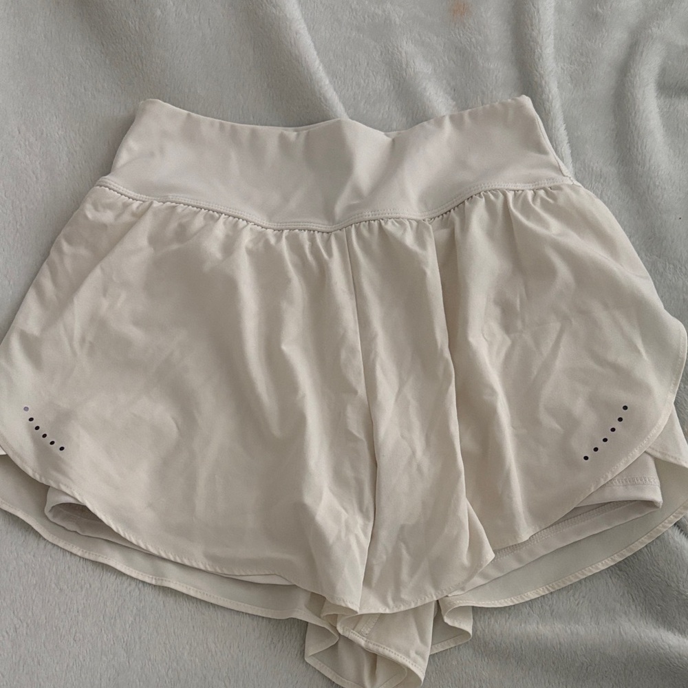 Halara Women's Cream Shorts